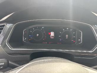 Volkswagen Tiguan AUTOMAAT PANO LEER NAVI CLIMA CAMERA B.J 2019 picture 11