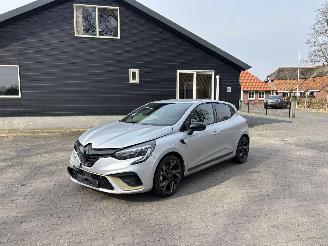 Damaged car Renault Clio 1.6 SPORT E-TECH HYBRIDE 145 AUTOMAAT NAVI CLIMA CAMERA LED B.J 2023 2023/3