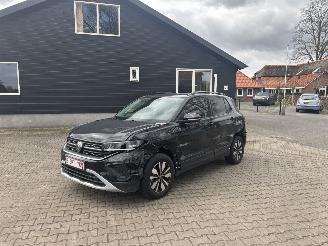 Schadeauto Volkswagen T-Cross AUTOMAAT NAVI CLIMA CAMERA B.J 12-2024 FACELIFT 2024/12