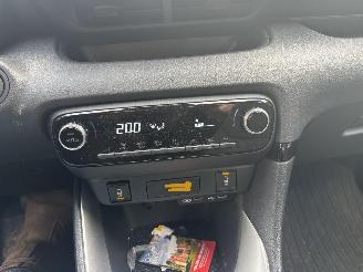 Mazda 2 AUTOMAAT HYBRIDE CLIMA CAMERA B.J 2024. 17 dkm picture 11