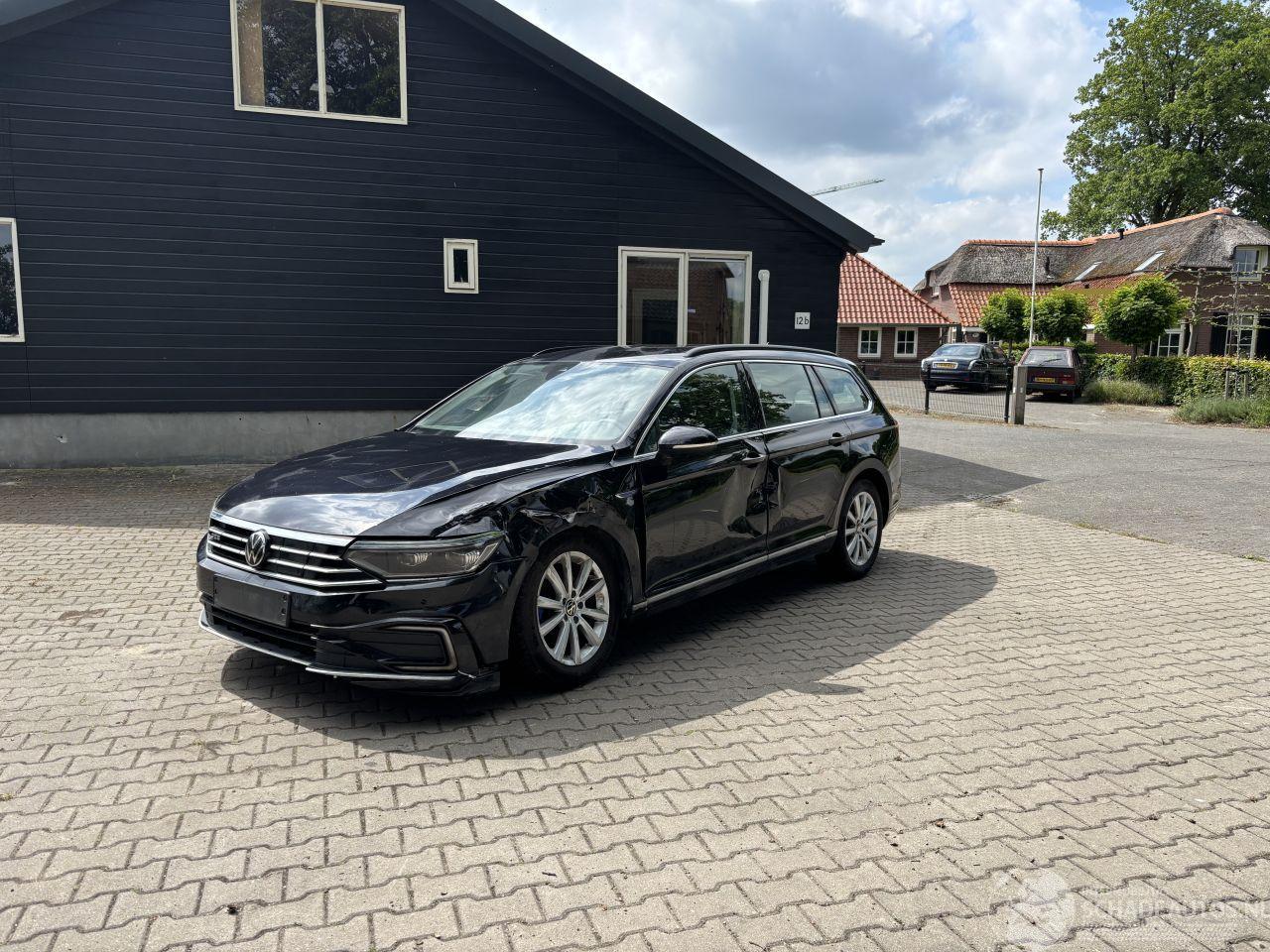 Volkswagen Passat VARIANT GTE 1.4 PLUG IN DSG NAVI CLIMA CAMERA LED CRUISE B>J 2022