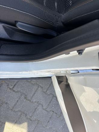 Dacia Sandero TCE 90 AIRCO CAMERA LED PDC B.J 2025 PLAATSCHADE picture 15