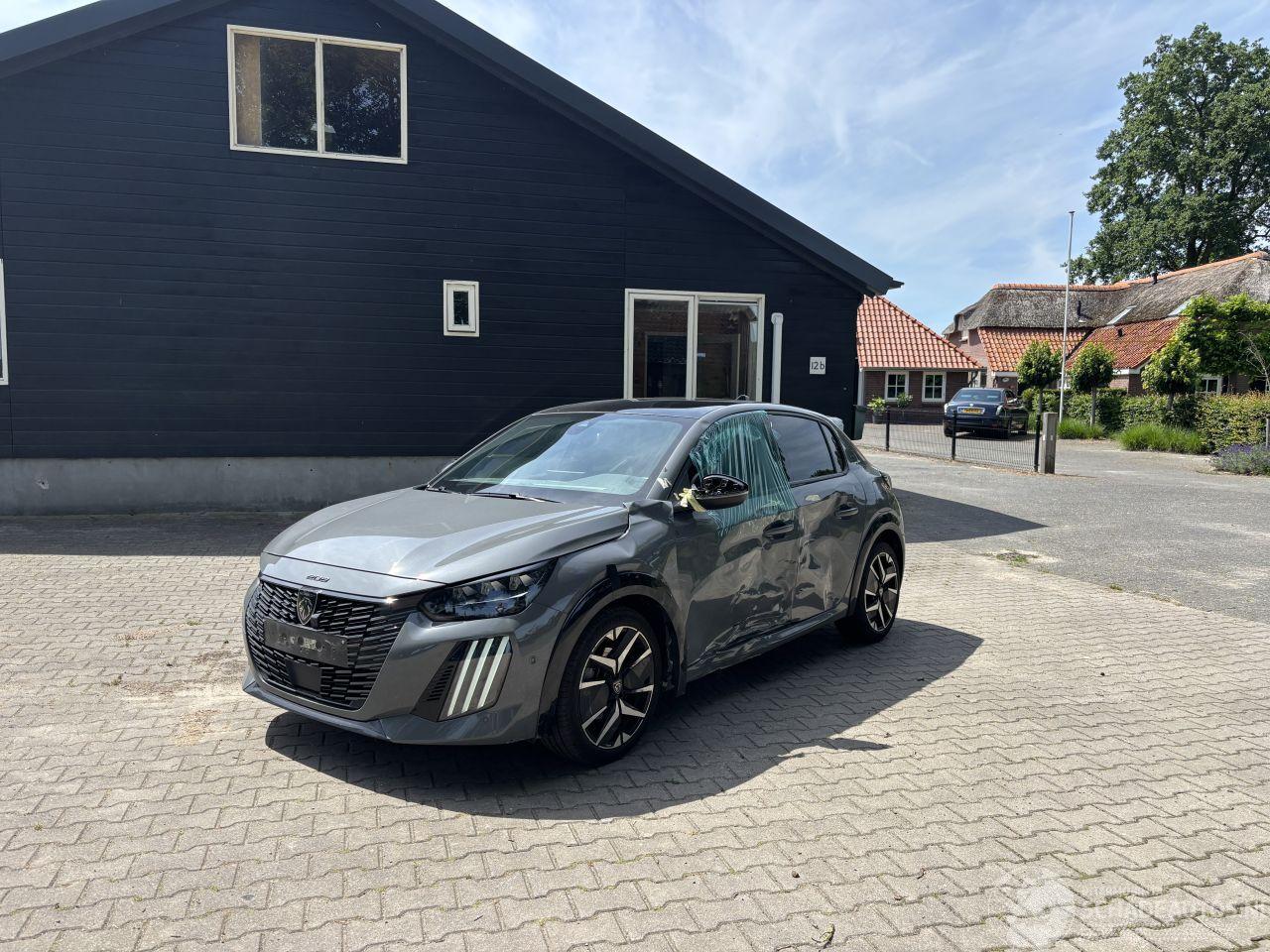 Peugeot 208 GT HYBRIDE 136 PK PANO AUTOMAAT NAVI CLIMA CAMERA LED B.J 2025