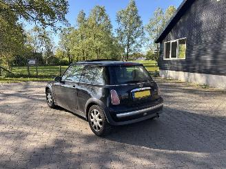 Mini One 1.6 Panodak Airco elec pakket B.J 2003 inruiler geen schade picture 2