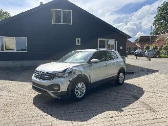 Schadeauto Volkswagen T-Cross 110 PK AUTOMAAT NAVI CLIMA CAMERA VIRT DASH B.J 09-2023 2023/9