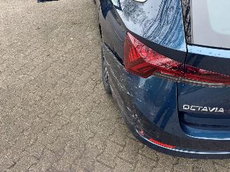 Skoda Octavia TSI AUTOMAAT HYBRIDE NAVI CLIMA VIRT DASH CAMERA TREKHAAK LED B.J 12-2024 picture 12