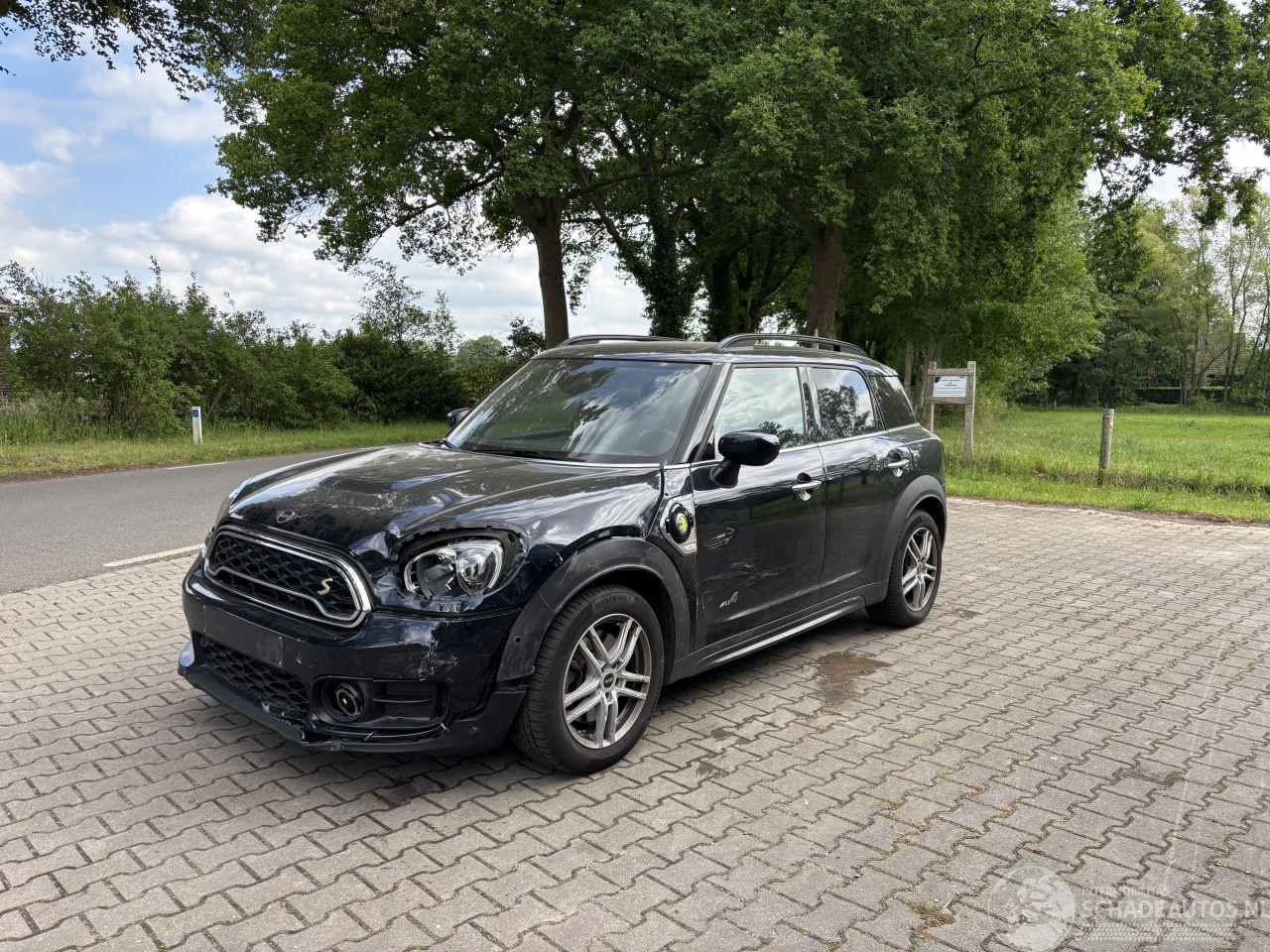 Mini Countryman COOPER SPORT HYBRIDE PLUG IN SE 4AWD AUTOMAAT NAVI CLIMA LEER LED PDC STOELVERW B.J 12-2019