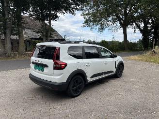 Dacia Jogger EXTREEM 110 PK NAVI CLIMA CAMERA 5 P B.J 06-2024 picture 4