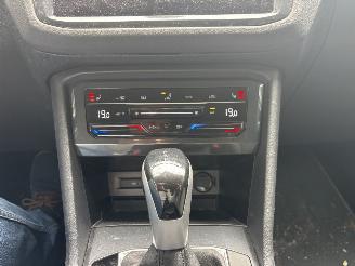 Volkswagen Tiguan 1.5 AUTOMAAT 150 PK NAVI CLIMA CAMERA VIR Dashboard LED TREKHAAK B.J 2024 picture 15