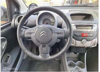 Citroën  1.0 12 V 5. Drs B.J 08-2005 APK verlopen picture 2