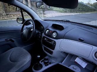 Citroën C3 1.4 Edition 5-drs Stuurbekr Elec pakket Trekhaak B.J 2003 APK Mei 2027 picture 9