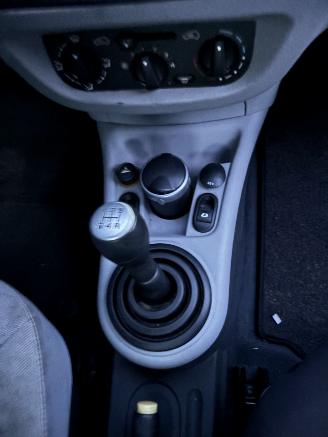 Citroën C3 1.4 Edition 5-drs Stuurbekr Elec pakket Trekhaak B.J 2003 APK Mei 2027 picture 14