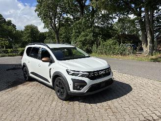 Dacia Jogger EXTREEM 110 PK NAVI CLIMA CAMERA 5 P B.J 06-2024 picture 3