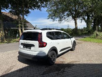 Dacia Jogger EXTREEM 110 PK NAVI CLIMA CAMERA 5 P B.J 06-2024 picture 2