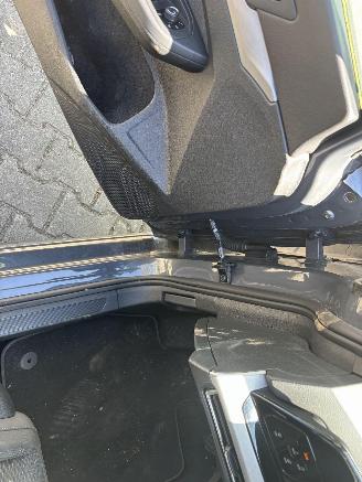 Volkswagen Golf 8 TSI 110 PK NAVI CLIMA CAMERA LED PDC PRIVACY GLASS B.J 04-2023 picture 14