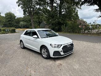 Audi A1 TFSI VIRT DASH AIRCO PDC B.J 2023 LICHTE SCHROEFSCHADE picture 3