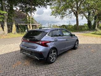 Hyundai I-20 AUTOMAAT 100 PK PREMIUM SPORT BOSE NAVI CLIMA CAMERA LED B.J 12-2024 picture 2