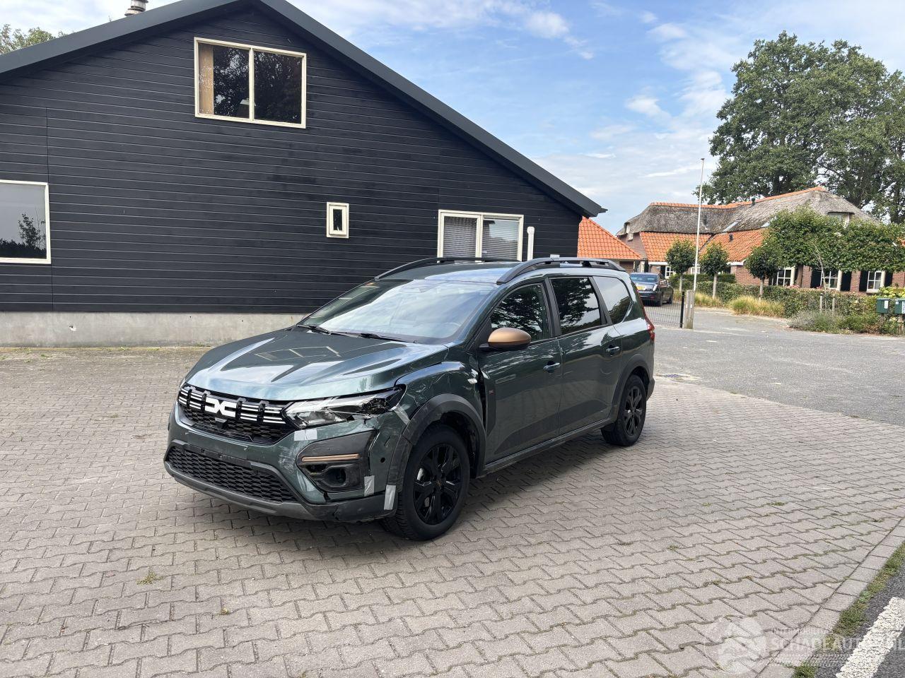 Dacia Jogger 1.6 HYBRIDE AUTOMAAT EXTREEM 5 P NAVI CLIMA CAMERA TREKHAAK B.J 2025