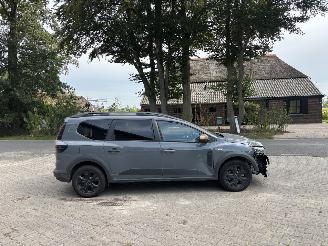 Dacia Jogger 1.8 HYBRIDE AUTOMAAT 7 PERS EXTREEM NAVI CLIMA CAMERA CRUISE LED B.J 04-2026 picture 6