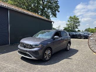 Schadeauto Volkswagen T-Cross TSI 116 PK AUTOMAAT NAVI CLIMA CAMERA LED B.J 06-2024 FACELIFT 2024/6