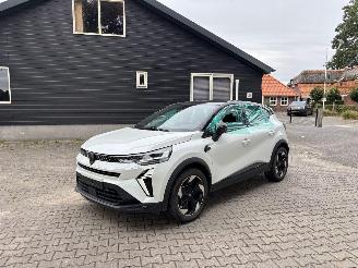 skadebil auto Renault Captur 6 E TECH HYBRIDE AUTOMAAT NAVI CLIMA CAMERA B.J 10-2025 NEW MODEL 2025/10