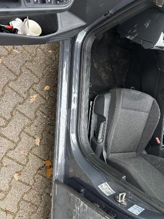 Volkswagen Golf 8 TSI 110 PK NAVI CLIMA CAMERA LED PDC PRIVACY GLASS B.J 04-2023 picture 13