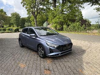 Hyundai I-20 AUTOMAAT 100 PK PREMIUM SPORT BOSE NAVI CLIMA CAMERA LED B.J 12-2024 picture 4