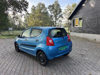 Suzuki Alto 1.0 COMFORT PLUS AIRCO 5-DRS B.J 2010 PARKEERSCHADE picture 2