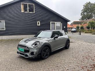 krockskadad bil auto Mini Cooper S 2.0 John Works Automaat Navi Sport Clima B.J 2019 2019/9