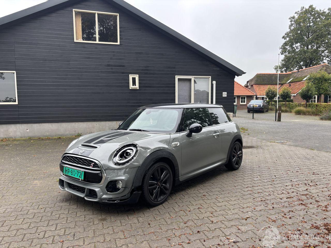Mini Cooper S AUTOMAAT JOHN WORKS NAVI CLIMA SPORT B.J 2019