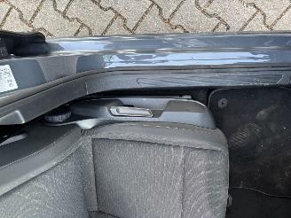 Volkswagen Golf 8 TSI 110 PK NAVI CLIMA CAMERA LED PDC PRIVACY GLASS B.J 04-2023 picture 17