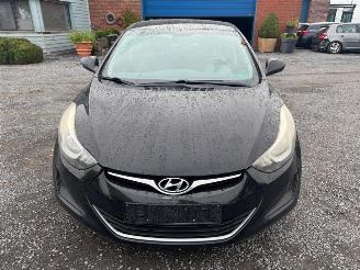 Hyundai Elantra  picture 2