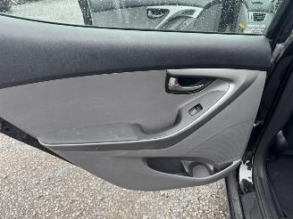 Hyundai Elantra  picture 23