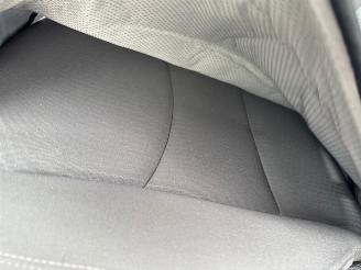 Hyundai Elantra  picture 16