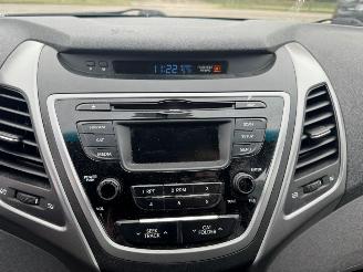 Hyundai Elantra  picture 19