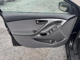 Hyundai Elantra  picture 13