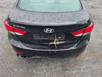 Hyundai Elantra  picture 9