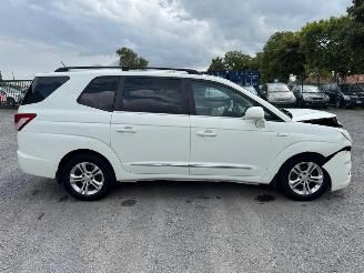 Ssang yong Rodius  picture 4