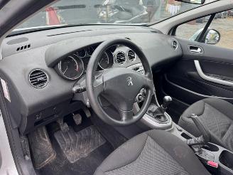 Peugeot 308  picture 10