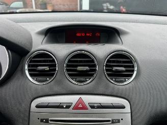 Peugeot 308  picture 13