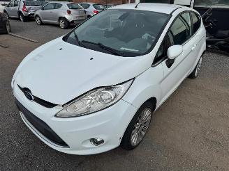Coche accidentado Ford Fiesta TITANIUM 2011/1