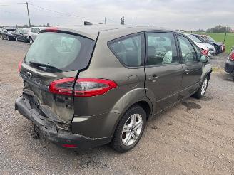 krockskadad bil auto Ford S-Max  2010/11