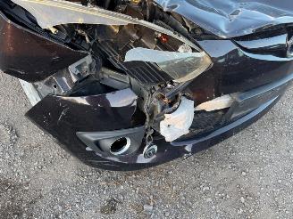 Mazda 2  picture 10