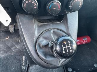 Mazda 2  picture 20