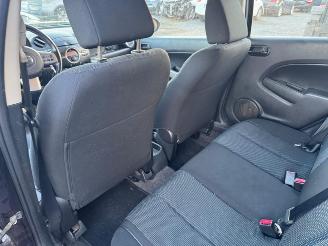 Mazda 2  picture 22