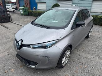 Damaged car Renault Zoé  2016/12