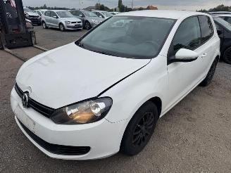 Damaged car Volkswagen Golf  2011/9