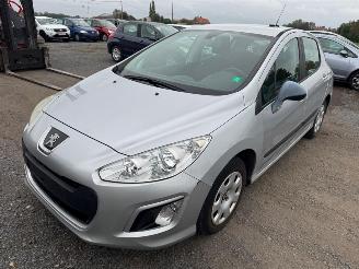 uszkodzony samochody osobowe Peugeot 308  2013/4