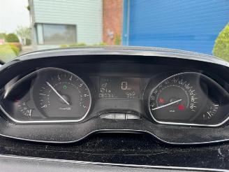 Peugeot 208  picture 21