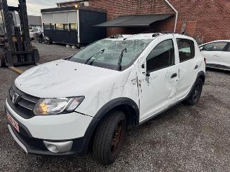 Schadeauto Dacia Sandero  2015/5